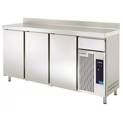 FMPS-200 HC - Mesa refrigerada frente mostrador 3 puertas